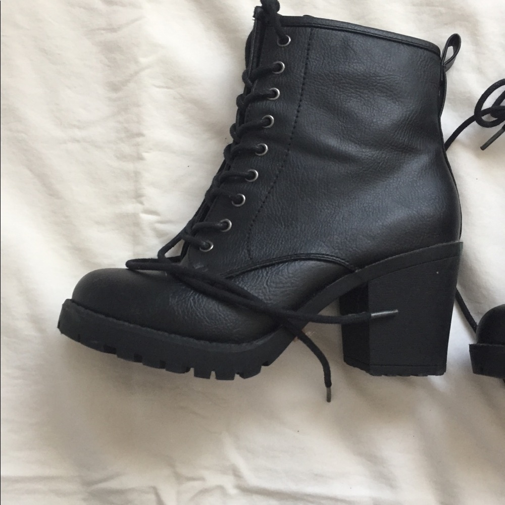 Black platform combat boots - Picture 6 of 8